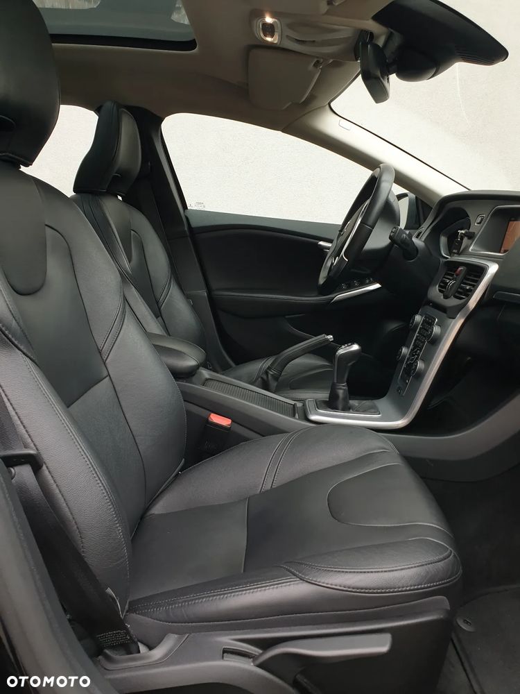Volvo V40 D3 Inscription - 29