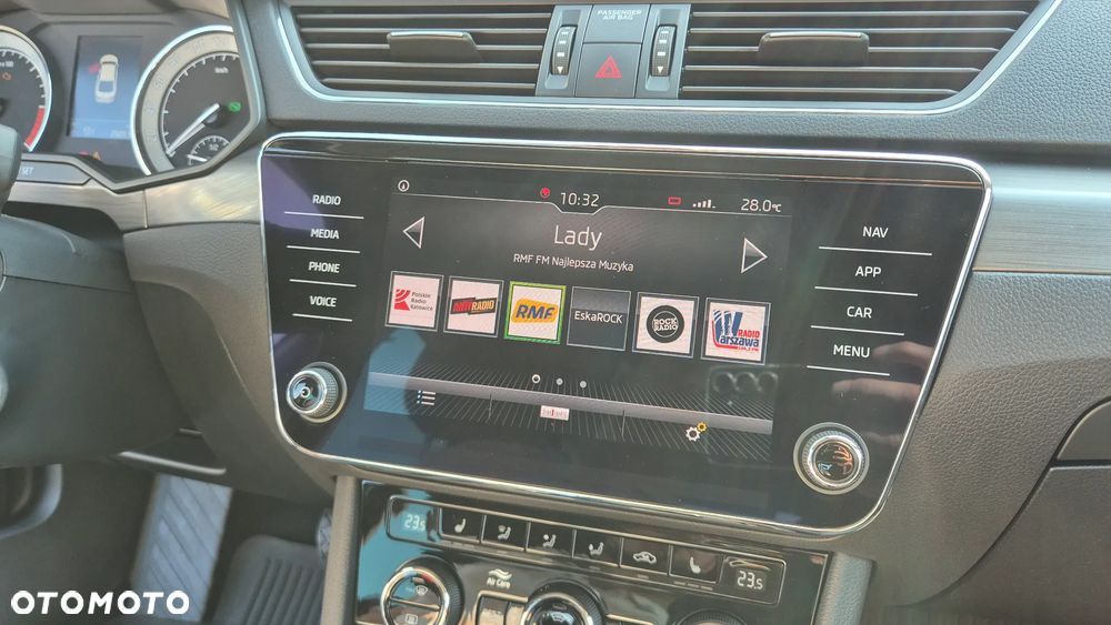 Skoda Superb 2.0 TDI Style DSG - 35