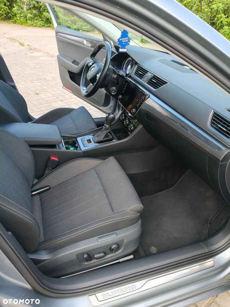 Skoda Superb 2.0 TDI SCR Style DSG - 9