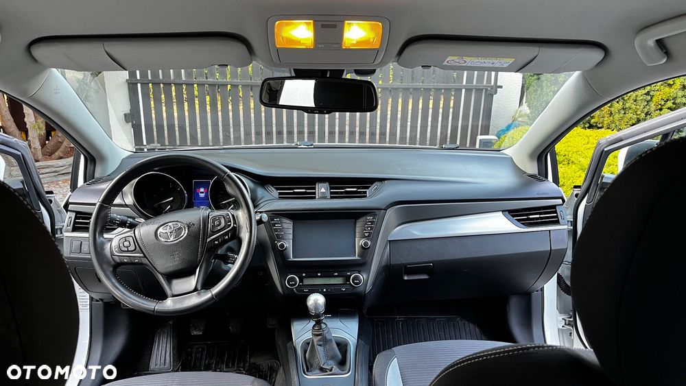 Toyota Avensis 2.0 D-4D Premium - 15