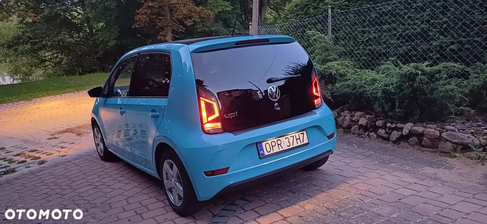 Volkswagen up! 1.0 Black Style - 9