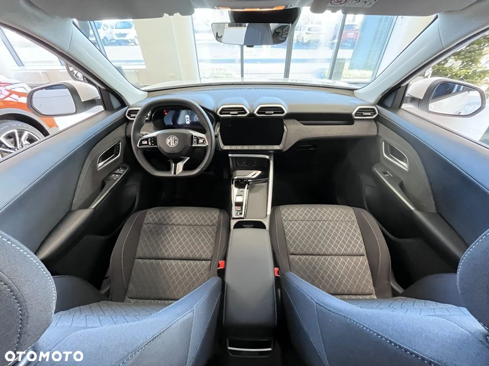 MG ZS 1.5 HEV+ Standard - 12