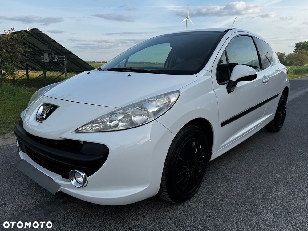 Peugeot 207 - 1