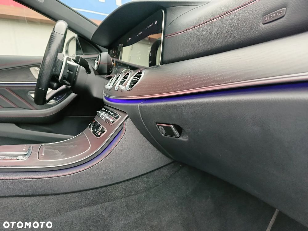 Mercedes-Benz Klasa E AMG 53 4-Matic+ - 13