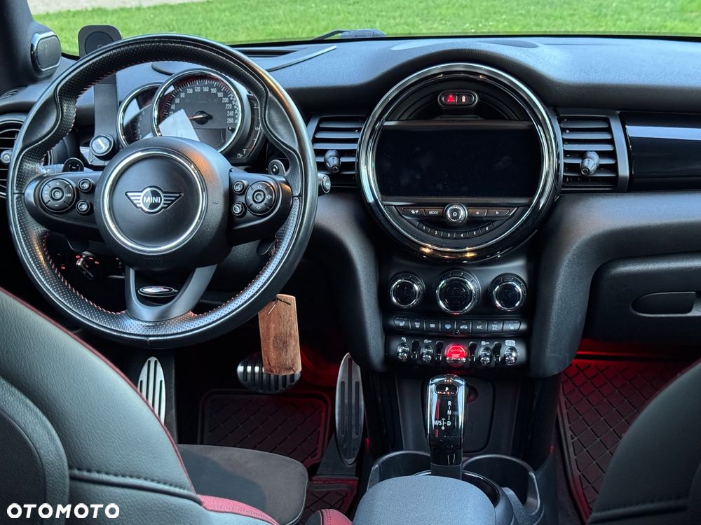 MINI John Cooper Works - 19