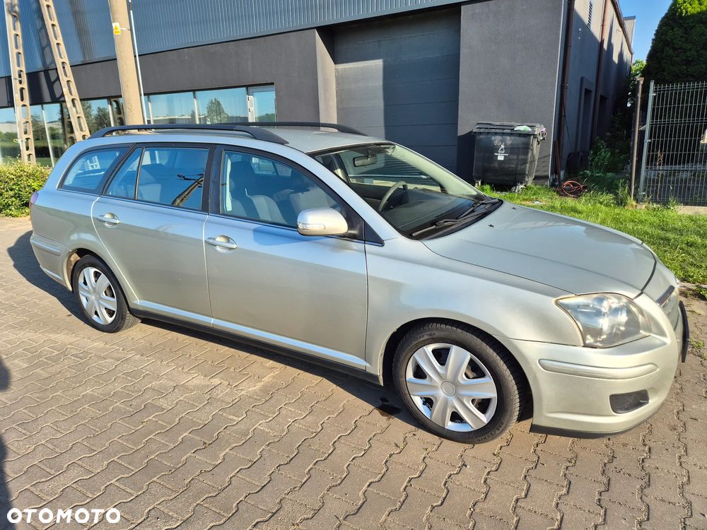 Toyota Avensis 2.0 D-4D Luna - 28