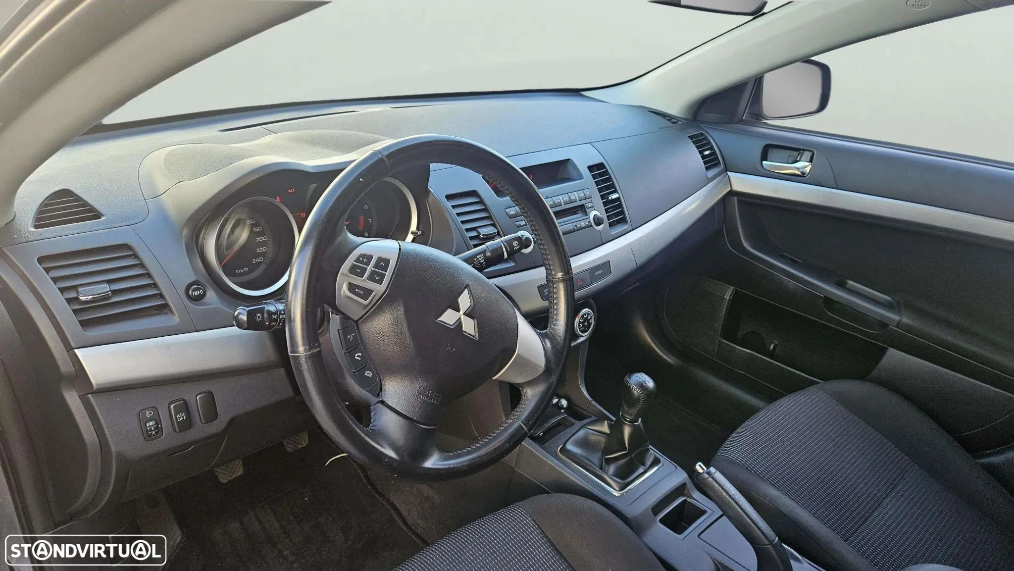 Mitsubishi Lancer 1.5 Invite - 17
