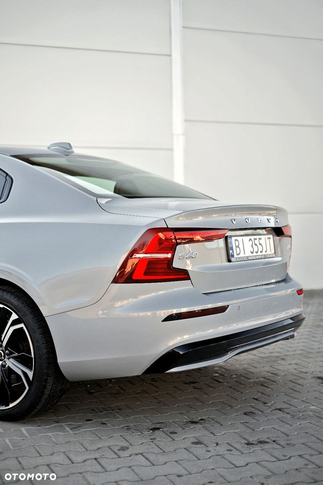 Volvo S60 B5 B Ultimate Dark - 17