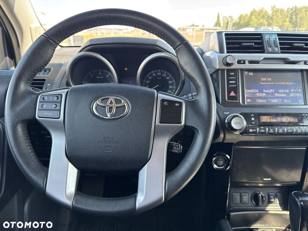 Toyota Land Cruiser - 13