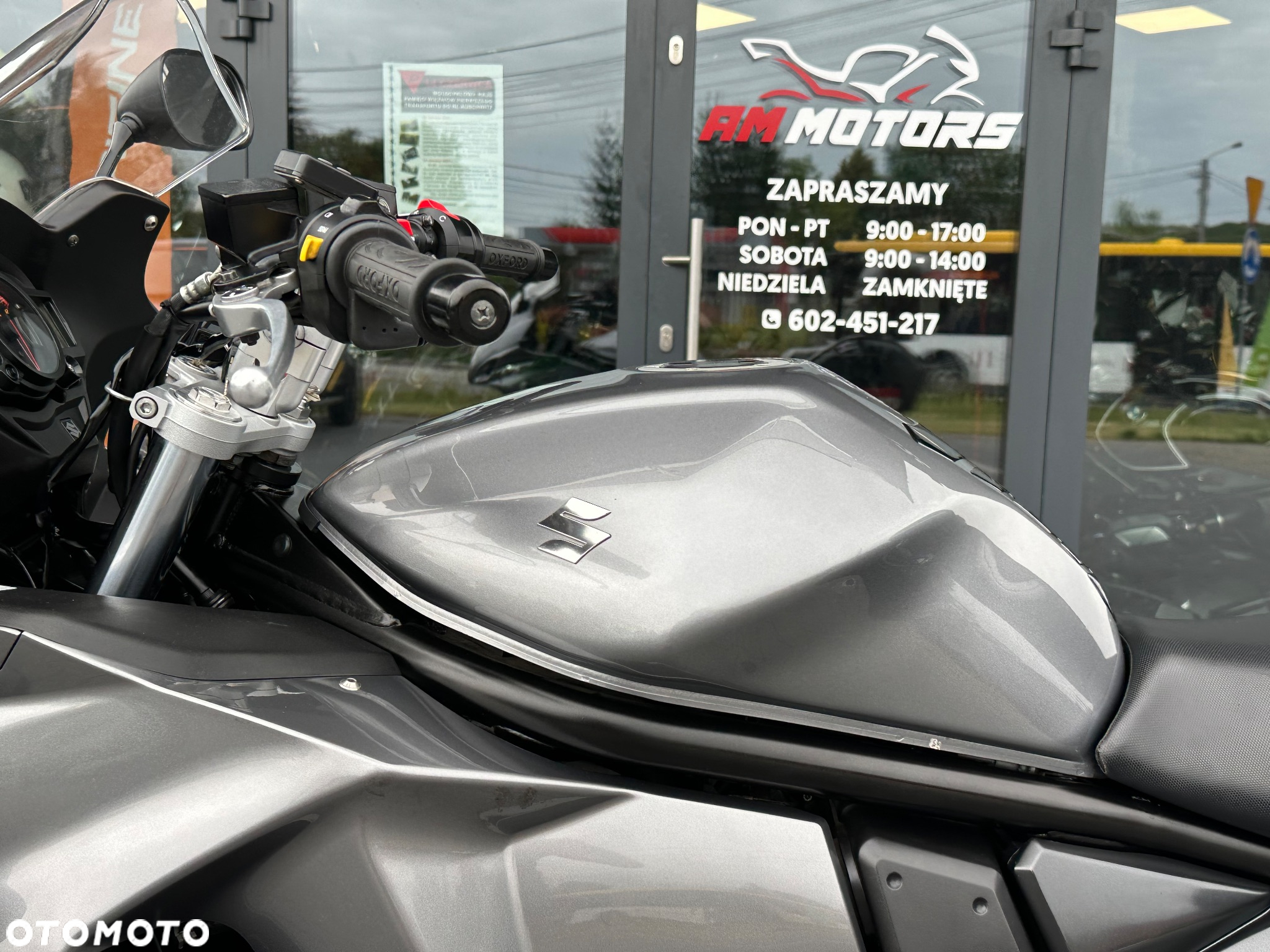Suzuki GSX - 32