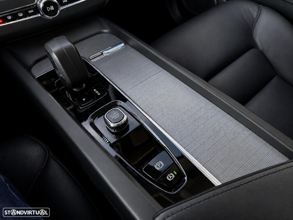 Volvo XC 60 T6 AWD Recharge Plus Dark - 37