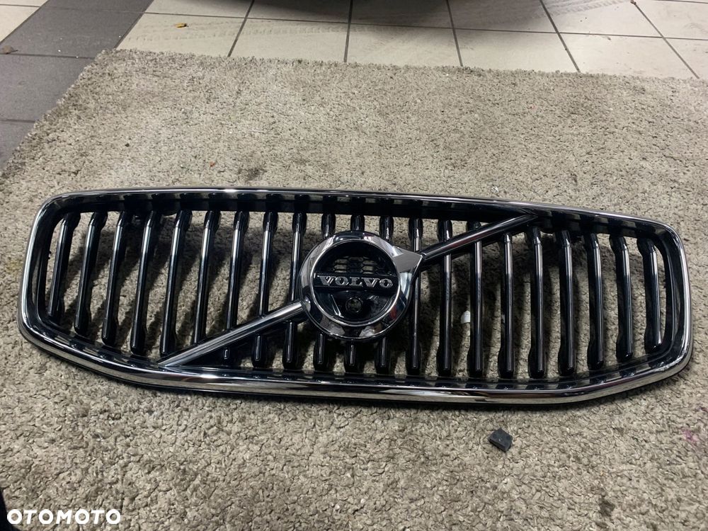 volvo xc60 ii oe 31479498 atrapa grill chrom kamera - 2