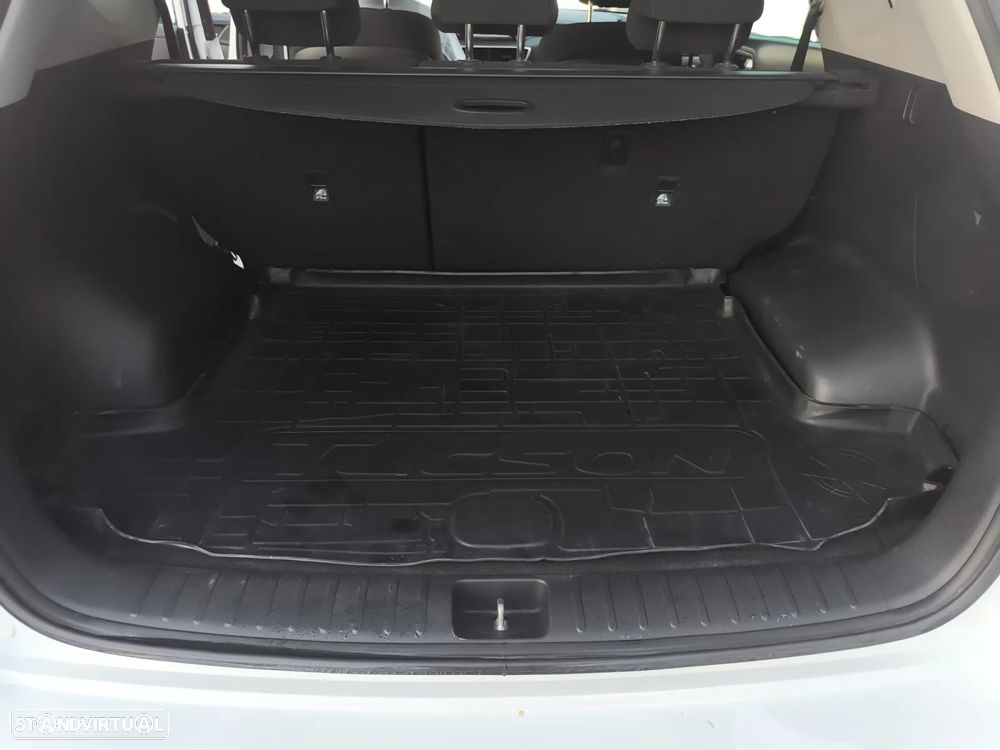 Hyundai Tucson 1.6 CRDi Premium - 16