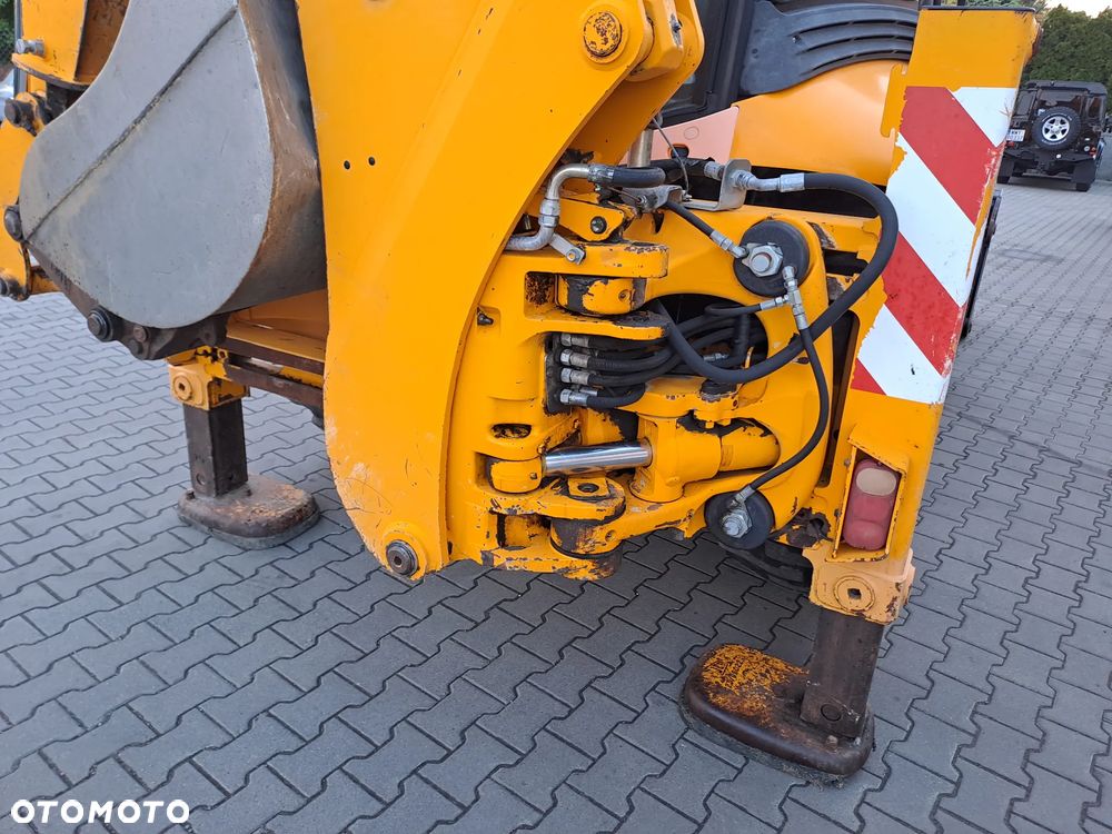 JCB 3CX Sitemaster 2005 rok - 8