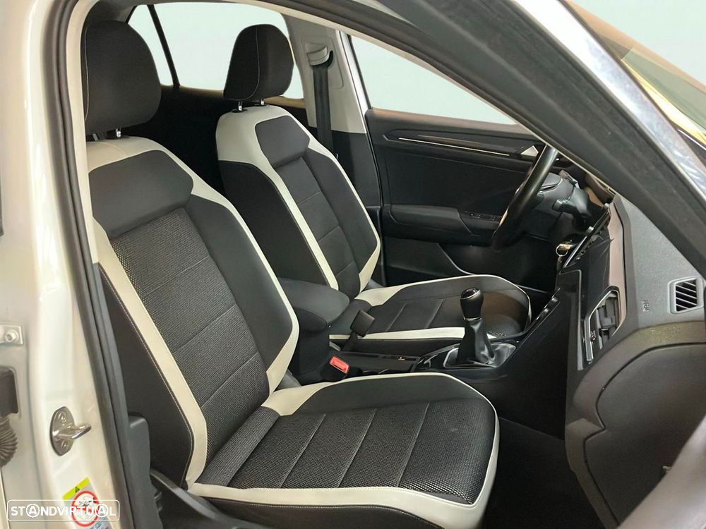 VW T-Roc - 16