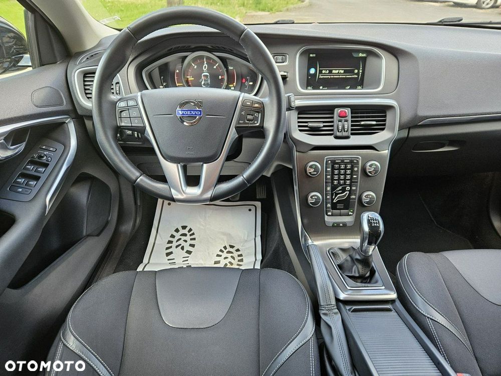 Volvo V40 D2 Momentum - 9
