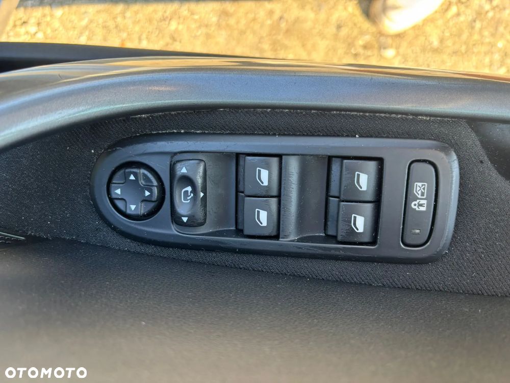 Peugeot 308 HDi FAP 110 Business Line Niveau 1 - 7