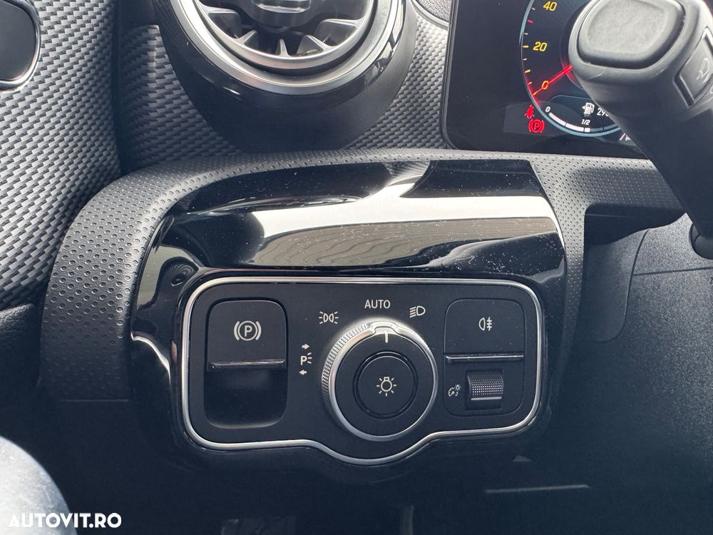 Mercedes-Benz A 250 e Sedan Aut. - 18