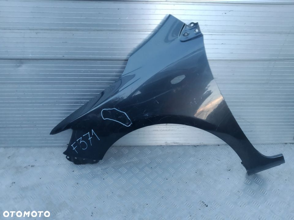 F354/F357/F371/F680/F748/H309/H327/H351/H501 BŁOTNIK LEWY TOYOTA COROLLA E15 SEDAN - 1