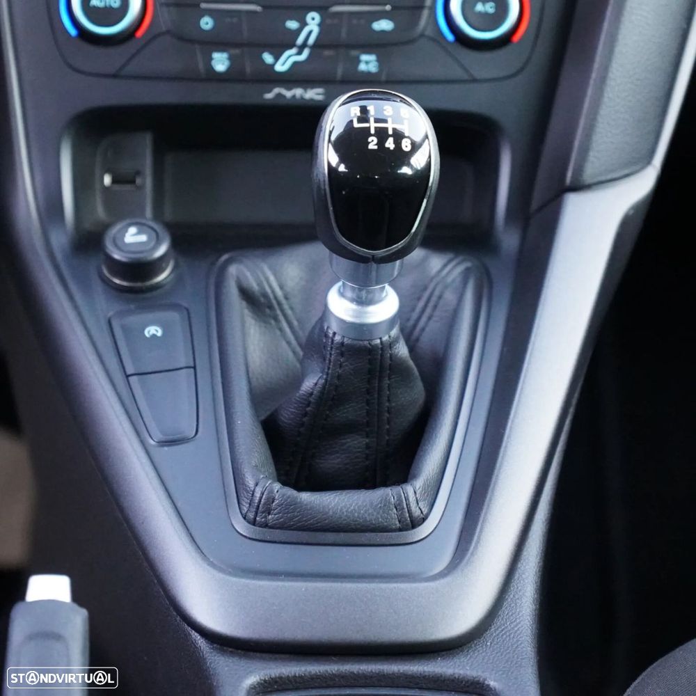 Ford Focus 1.0 EcoBoost Active - 21