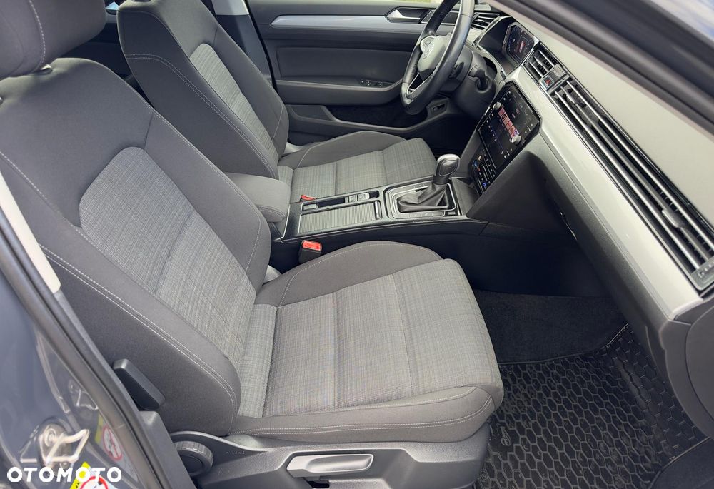 Volkswagen Passat Variant 2.0 TDI EVO Business DSG - 16
