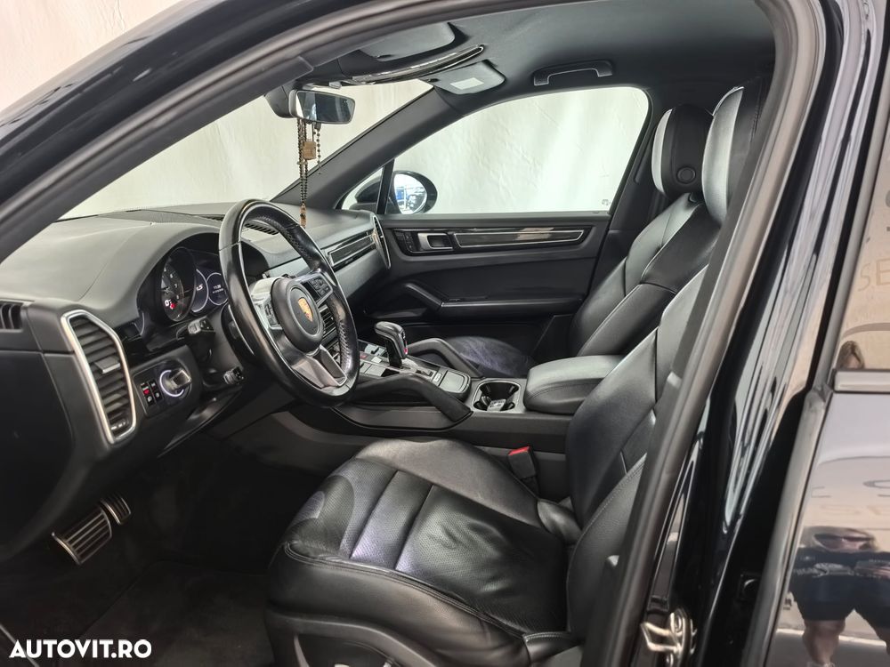 Porsche Cayenne - 5