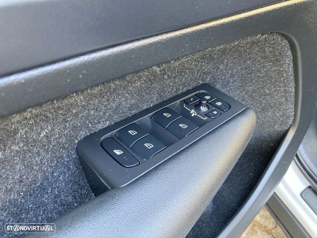 Volvo XC 40 T5 Twin Engine DKG Momentum Pro - 30