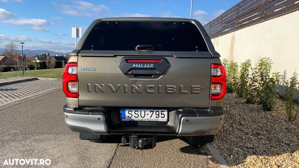 Toyota Hilux 2.8D 204CP 4x4 Double Cab AT Invincible Color Edition - 9