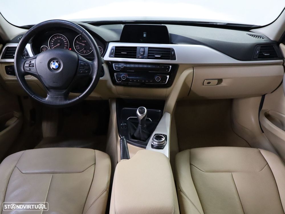 BMW 318 d Advantage - 10