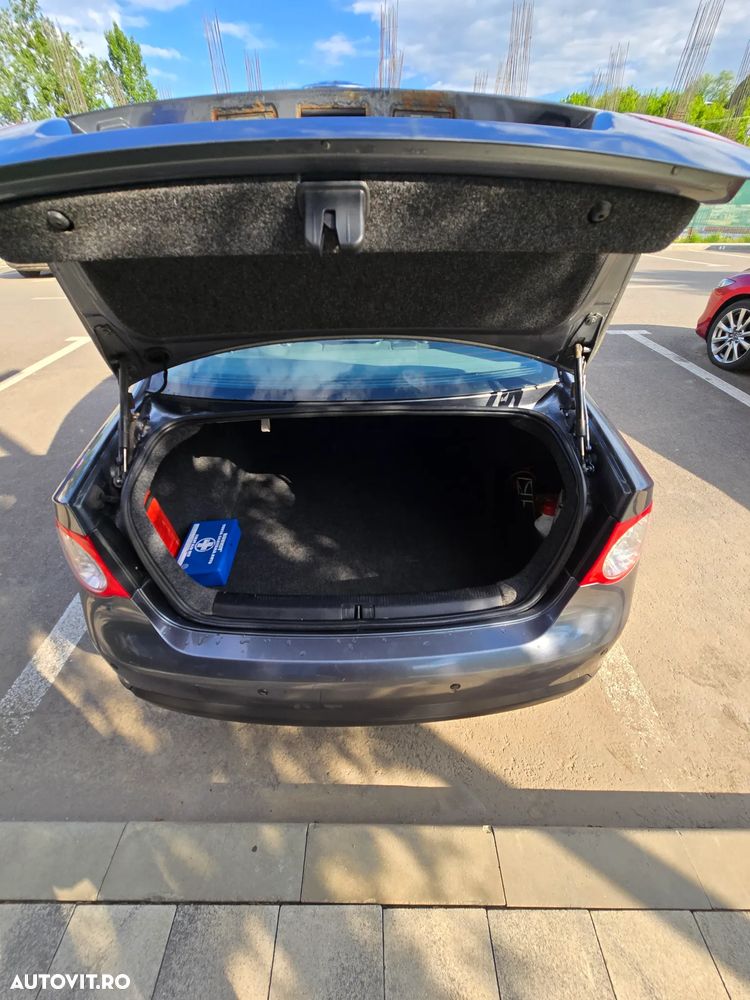 Volkswagen Jetta - 9