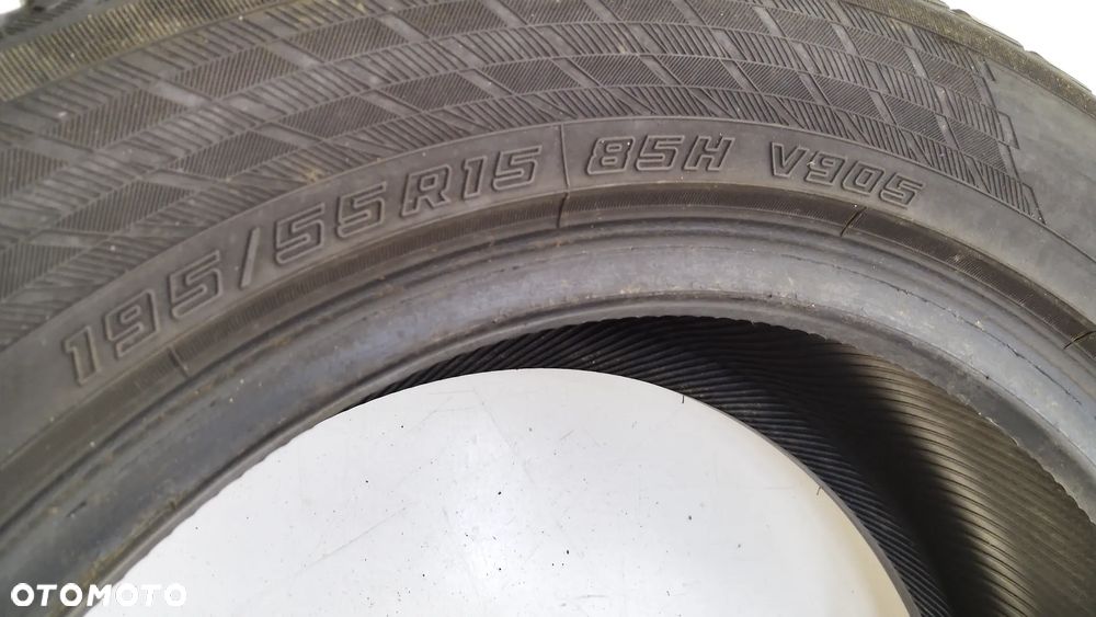 195/55R15 85H YOKOHAMA BluEarth winterV905 2017r - 8