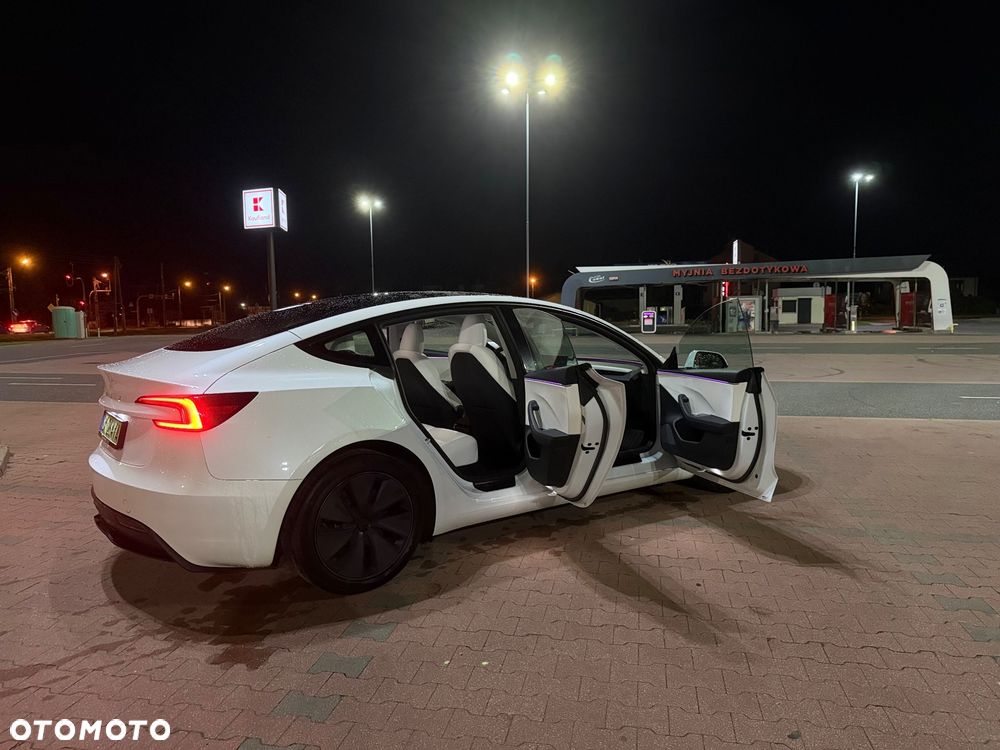 Tesla Model 3 - 23