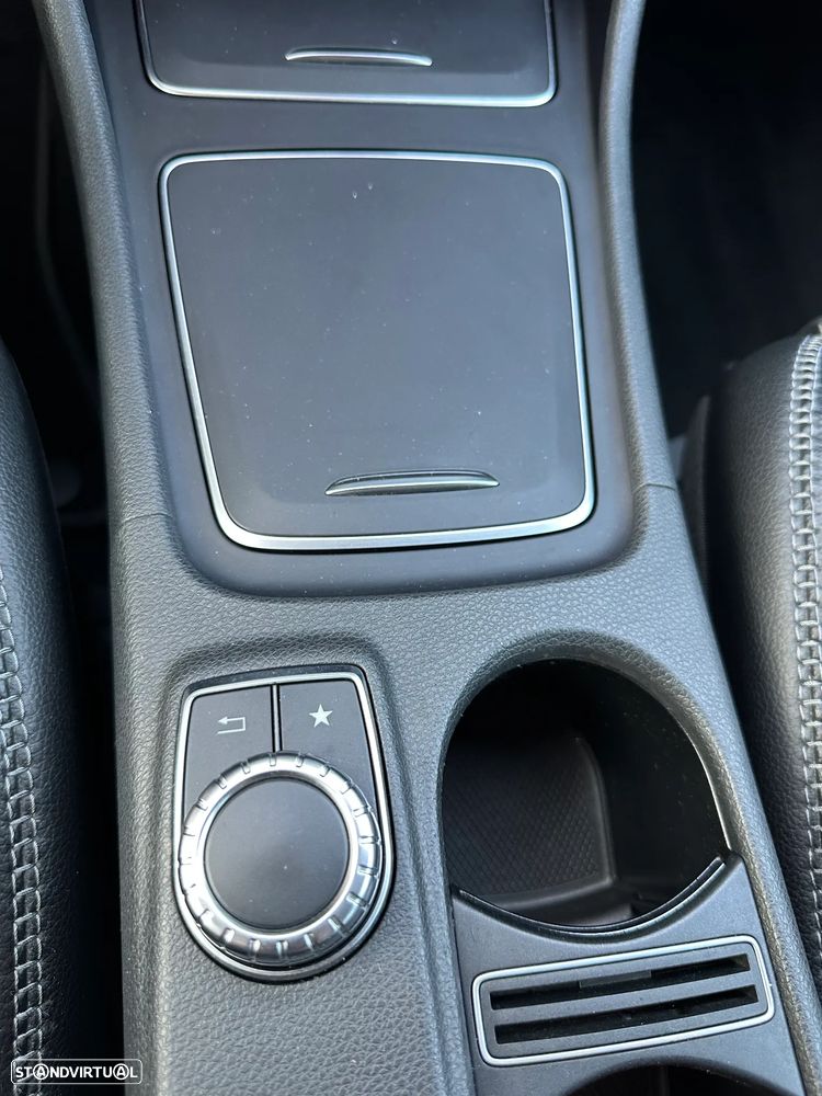 Mercedes-Benz GLA 200 d 7G-DCT Urban - 13