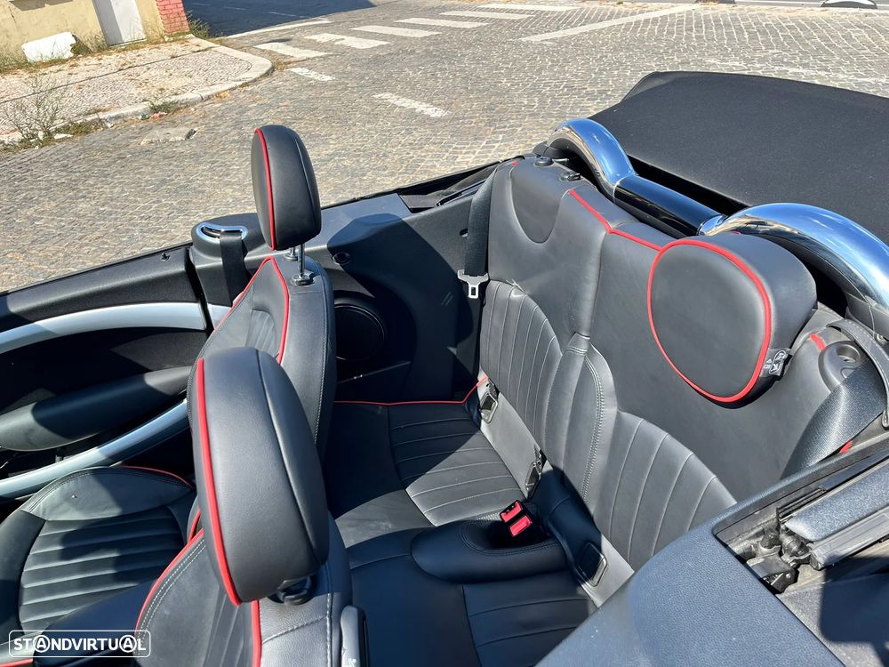MINI Cabrio John Cooper Works - 14