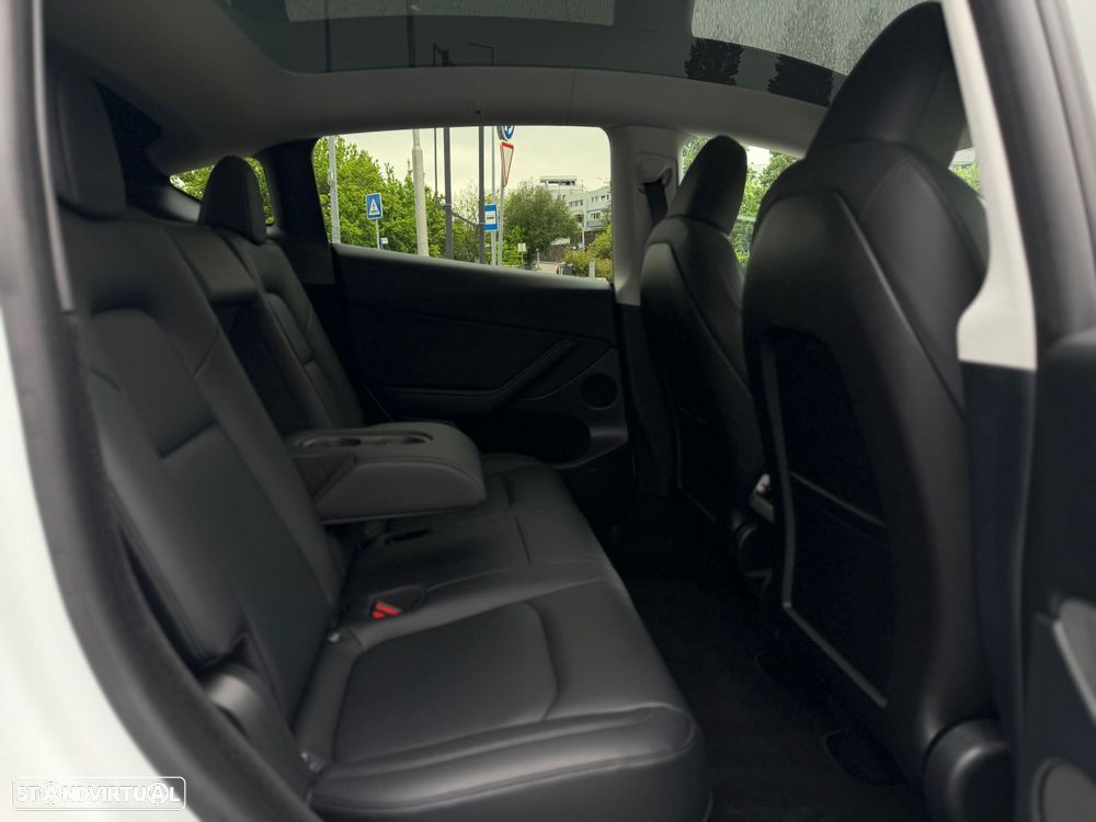 Tesla Model Y - 55
