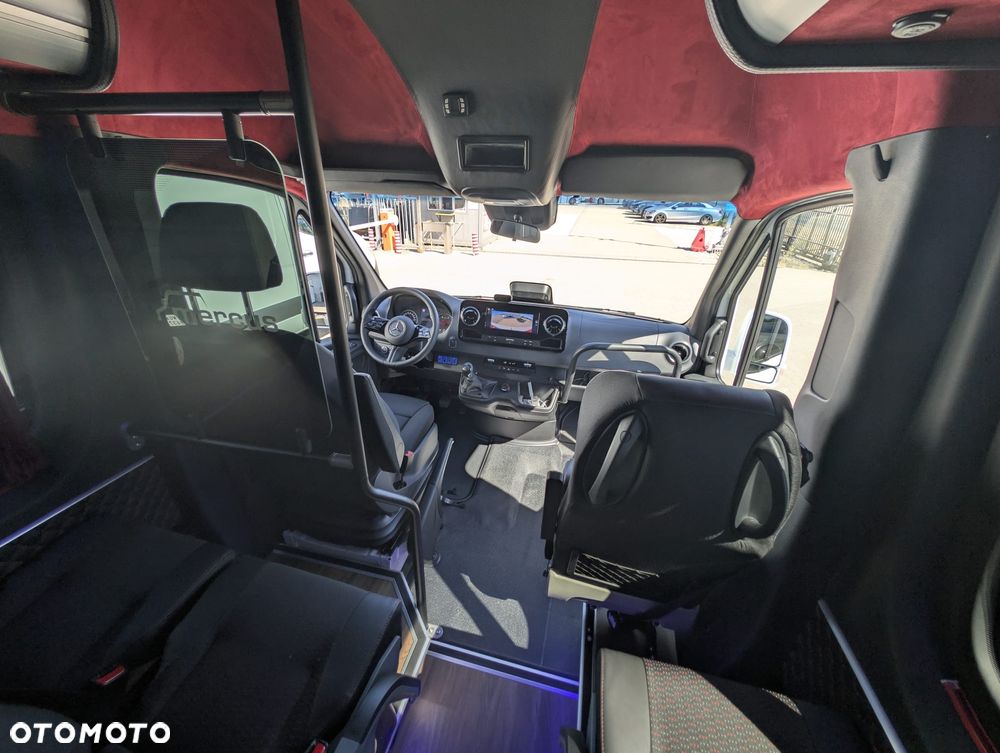 Mercedes-Benz Sprinter 517 - 21