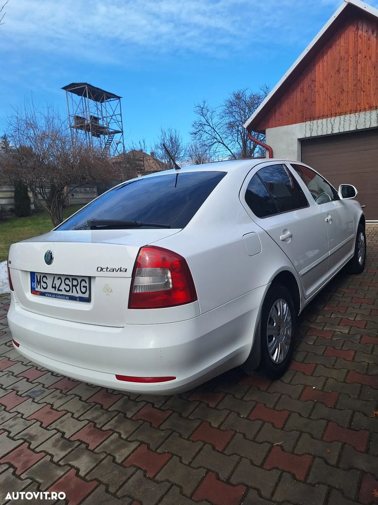Skoda Octavia 1.6 TDI Ambiente - 2