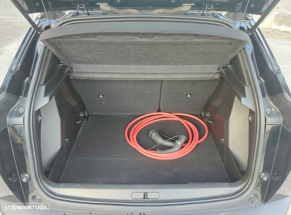 Peugeot e-2008 50 kWh Active Pack — fotografia 47