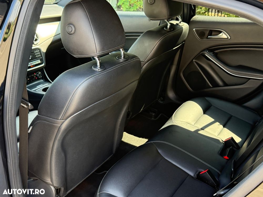 Mercedes-Benz GLA 250 7G-DCT - 8