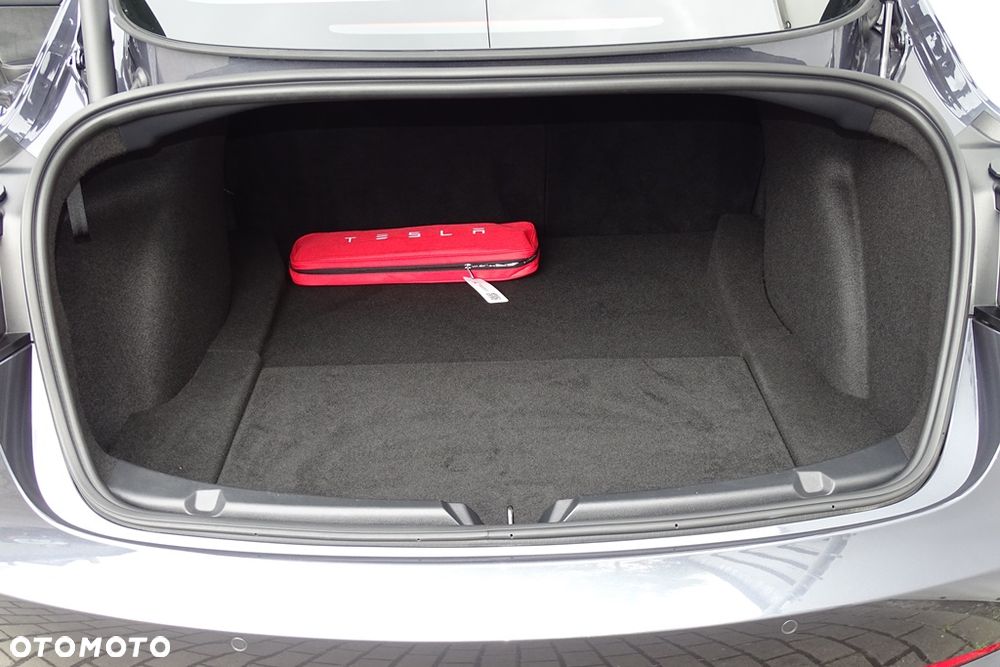 Tesla Model 3 - 34