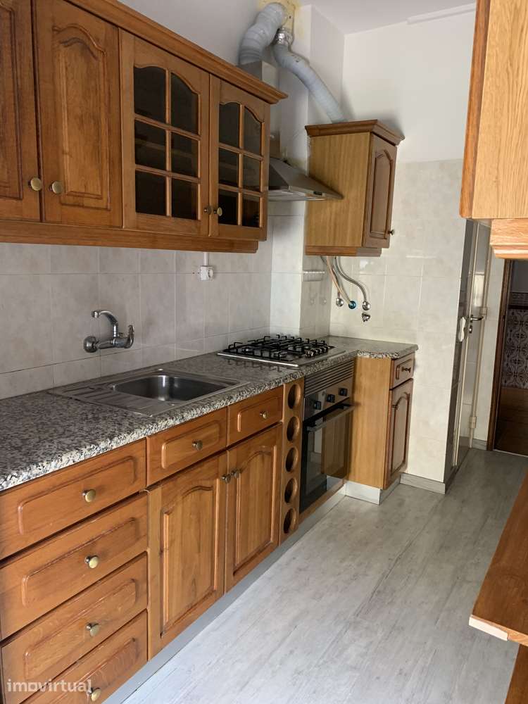 Apartamento T1 com varanda em Rio de Mouro - Grande imagem: 3/17