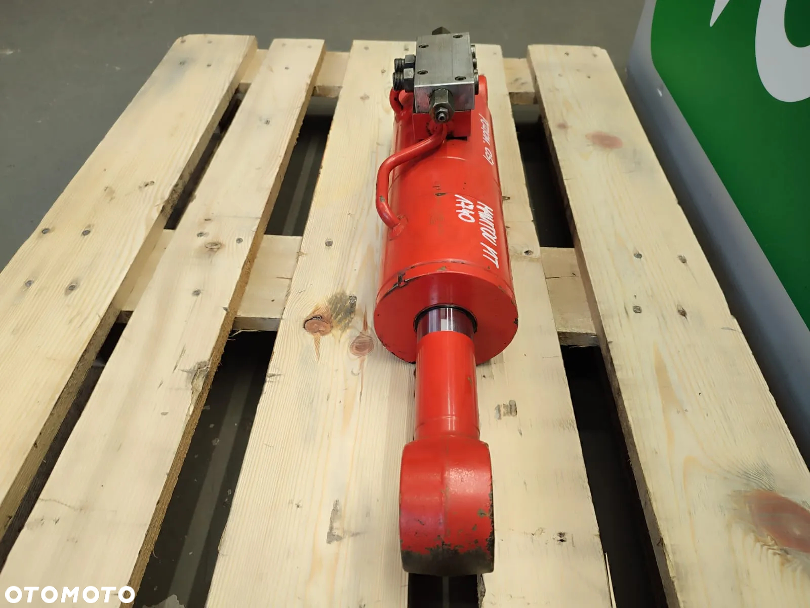 Zawór 05424B100220000 siłownika poziomowania osi MANITOU MT1440 - 4