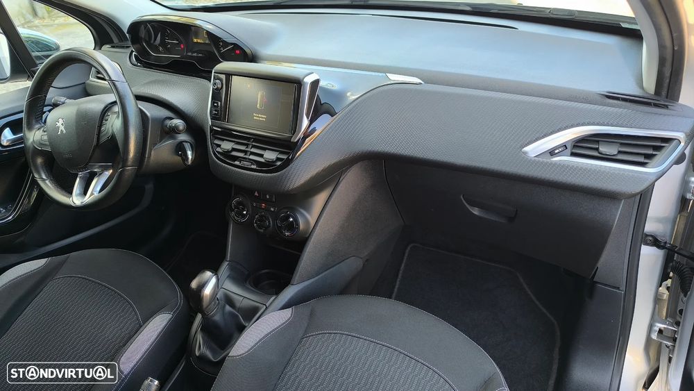 Peugeot 208 1.2 PureTech Style - 44