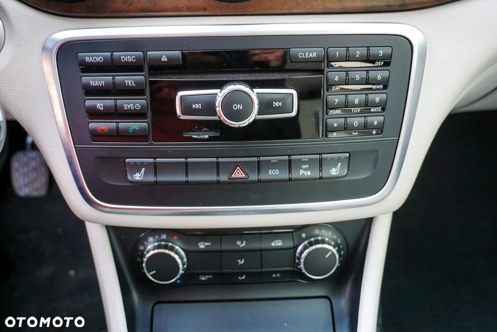 Mercedes-Benz GLA 200 Activity Edition - 28