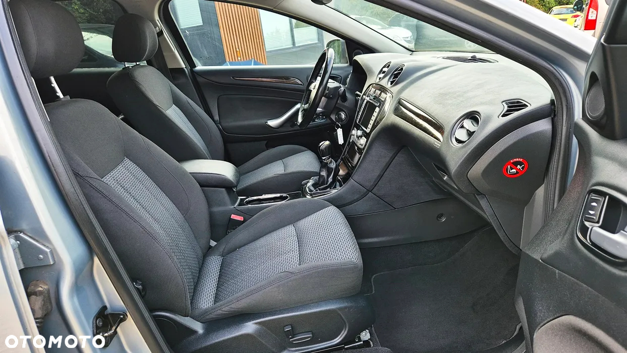 Ford Mondeo - 37
