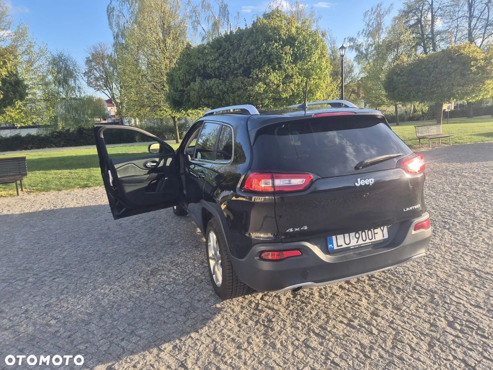 Jeep Cherokee - 22