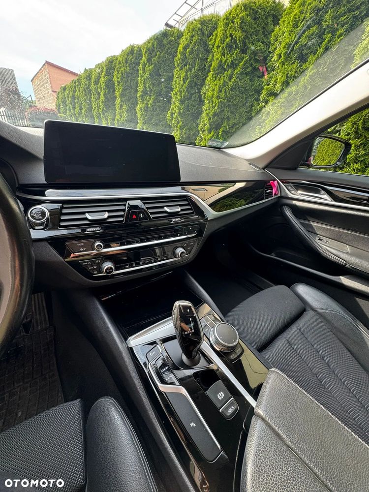 BMW Seria 5 520d Luxury Line - 12