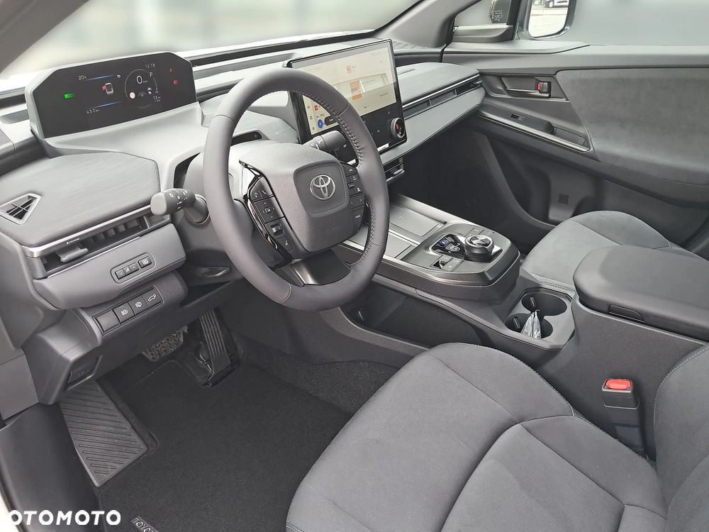 Toyota C-HR+ - 14