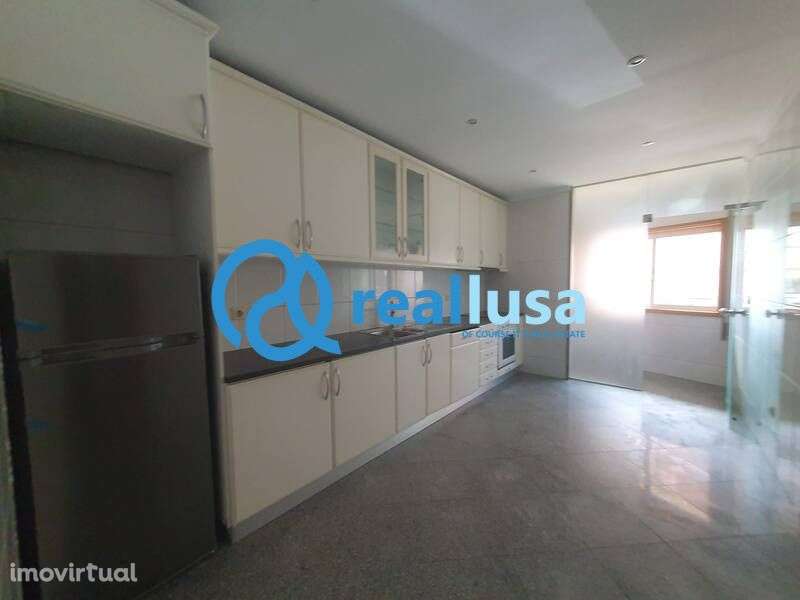 Apartamento T2 c/ garagem Rio Tinto Gondomar - Grande imagem: 2/15