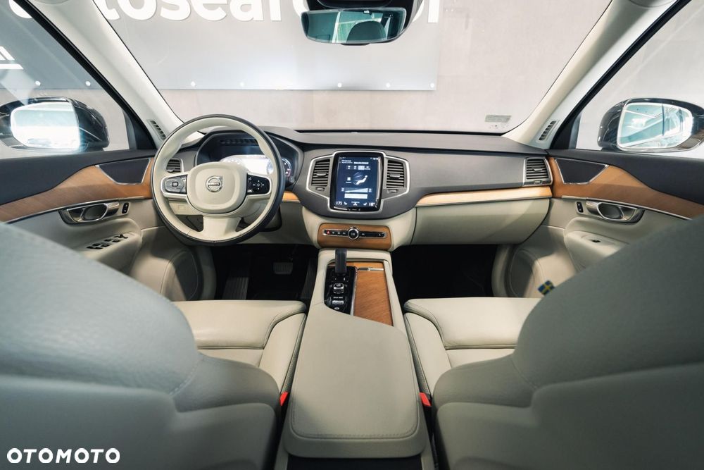 Volvo XC 90 B5 D AWD Momentum Pro - 11